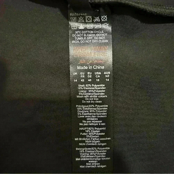 NWT Pretty Little Thing Black Long Sleeve Zip Mock Neck Scuba Swimsuit Size 10 - Picture 2 of 8